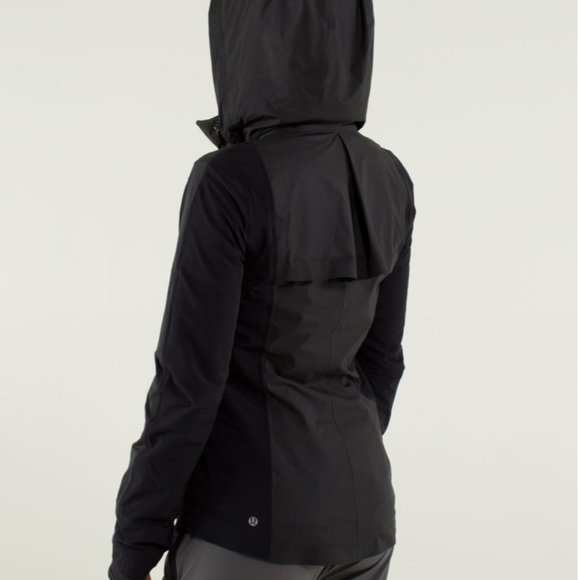 Lululemon Raindrop Jacket - Picture 3 of 10